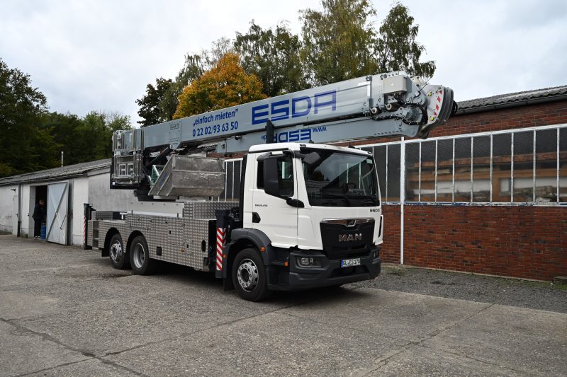Alu-Autokran AMAK 170 auf 26t Lkw